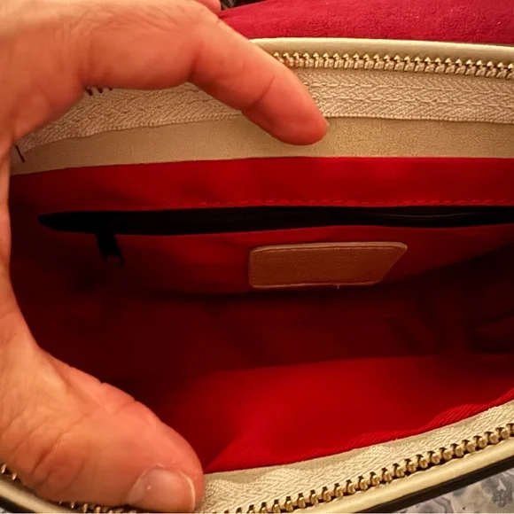 Vera Pelle Cream Shoulder Bag with Gold Accent - Picture 9 of 10